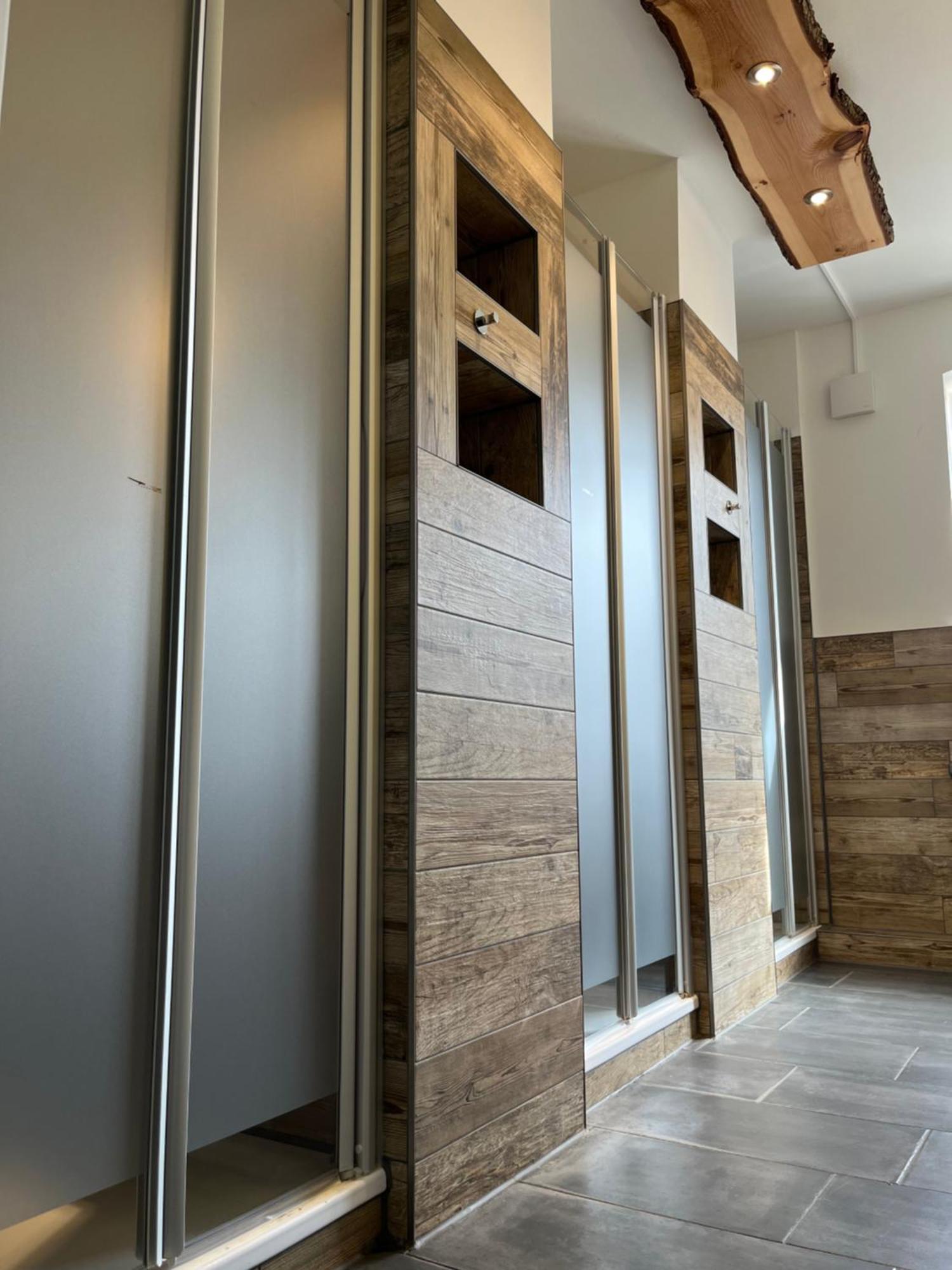 Family & Friends M with shared bathroom